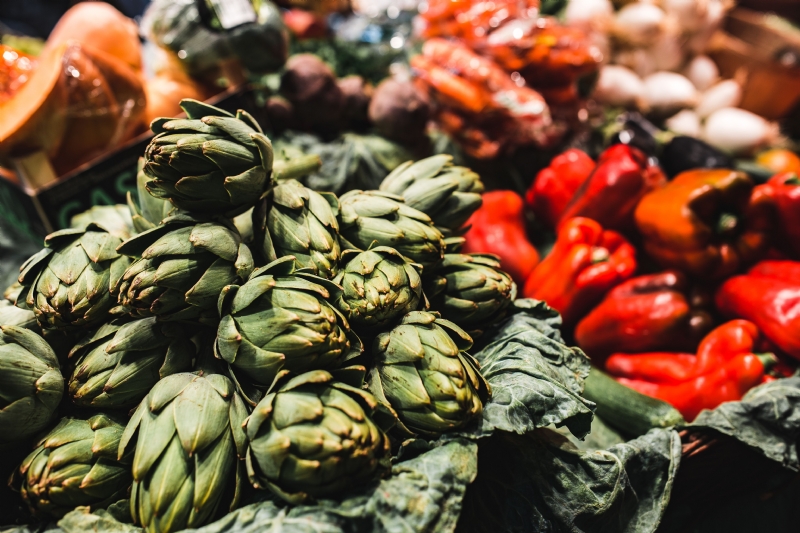 kaboompics_Artichokes vegetables at the Boqueria in Barcelona, Spain.jpg 参考素材,灵感来源,色彩搭配,