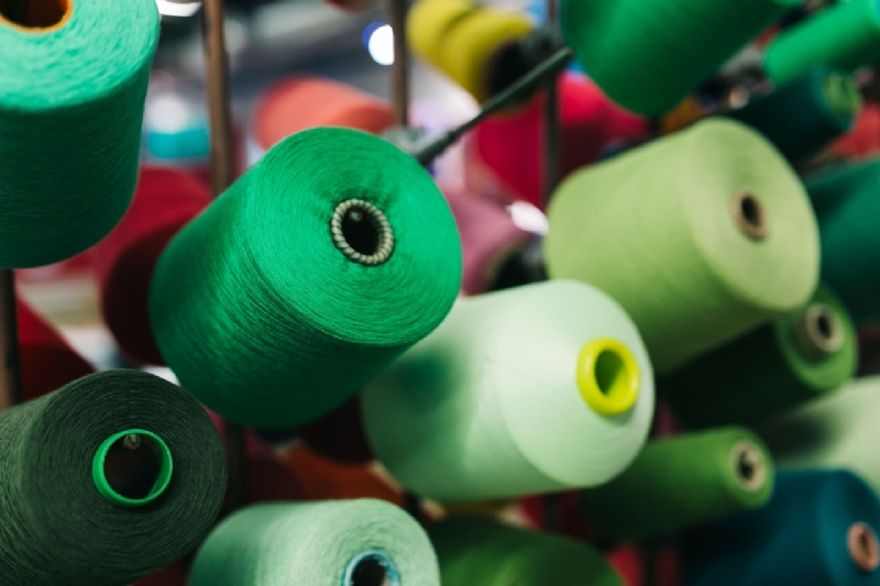 kaboompics_Big colorful Spool of Thread Sewing-2.jpg 参考素材,灵感来源,色彩搭配,
