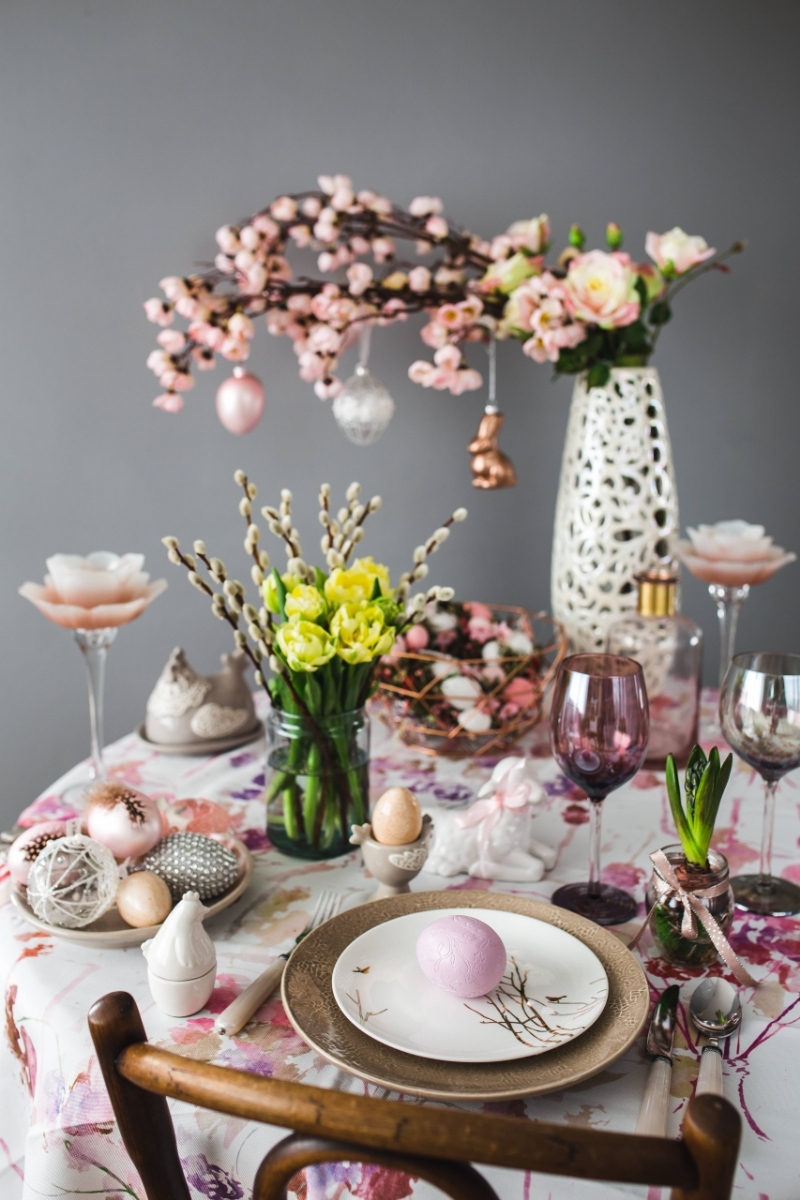 kaboompics_Easter table with cute pink decorations, flowers, catkins and eggs-2.jpg 参考素材,灵感来源,色彩搭配,