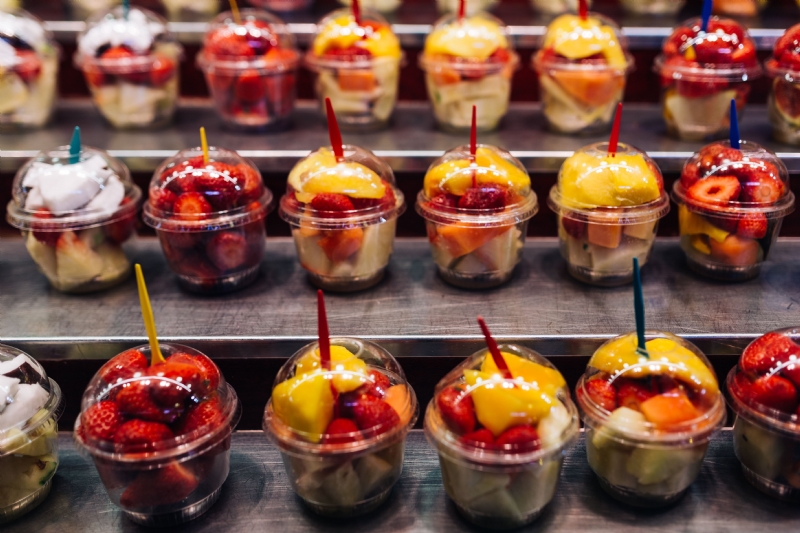 kaboompics_Fruit salads at the Boqueria in Barcelona, Spain.jpg 参考素材,灵感来源,色彩搭配,