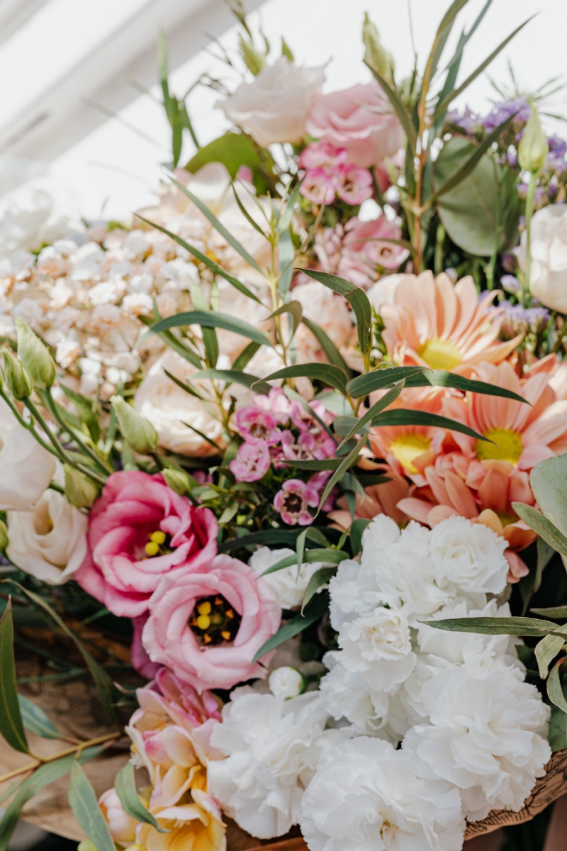 kaboompics_A beautiful bouquet of flowers.jpg 方案配图,色彩意境,白色,