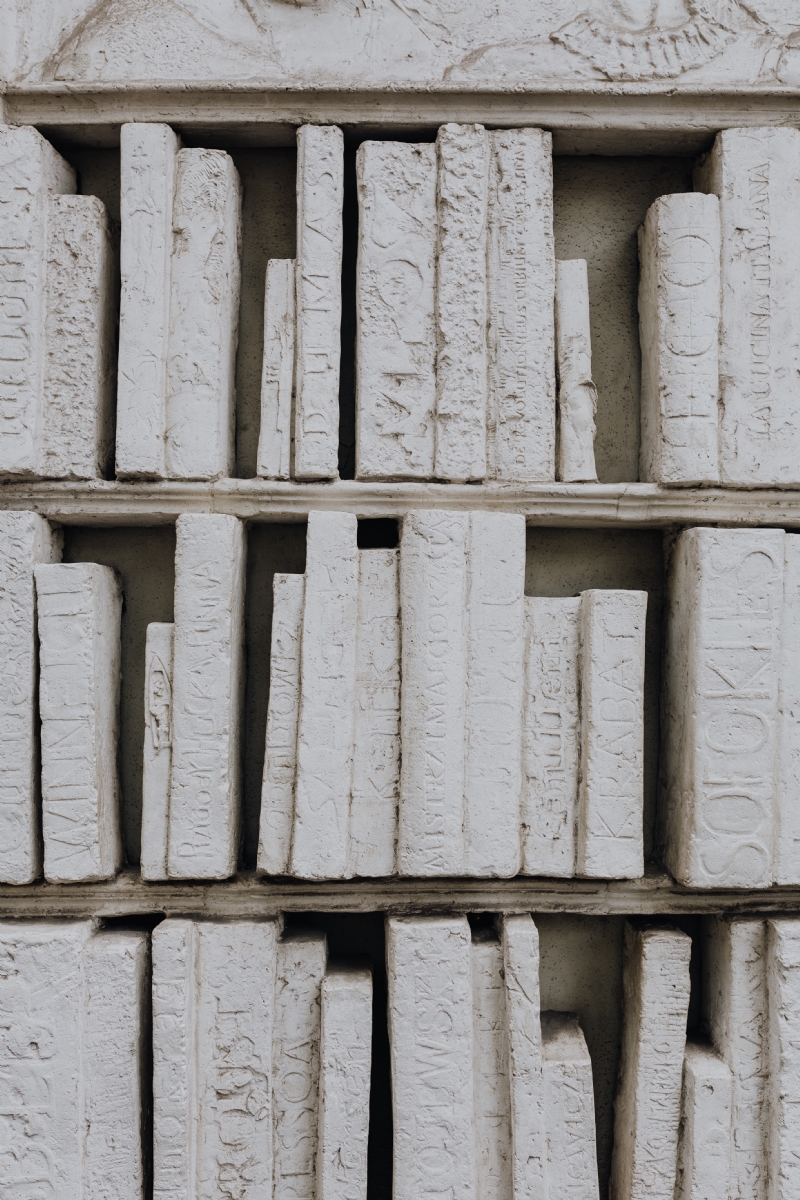 kaboompics_Ancient Greek writings made of stone.jpg 方案配图,色彩意境,白色,