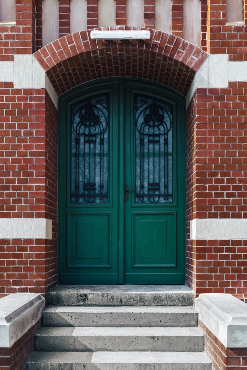 kaboompics_Green entrance door.jpg 建筑参考,局部元素,外墙,