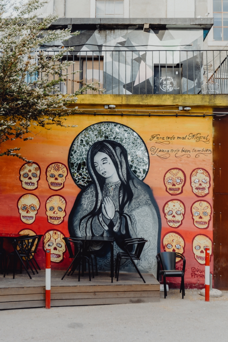 kaboompics_LX Factory street art, Lisbon, Portugal.jpg 建筑参考,局部元素,外墙,