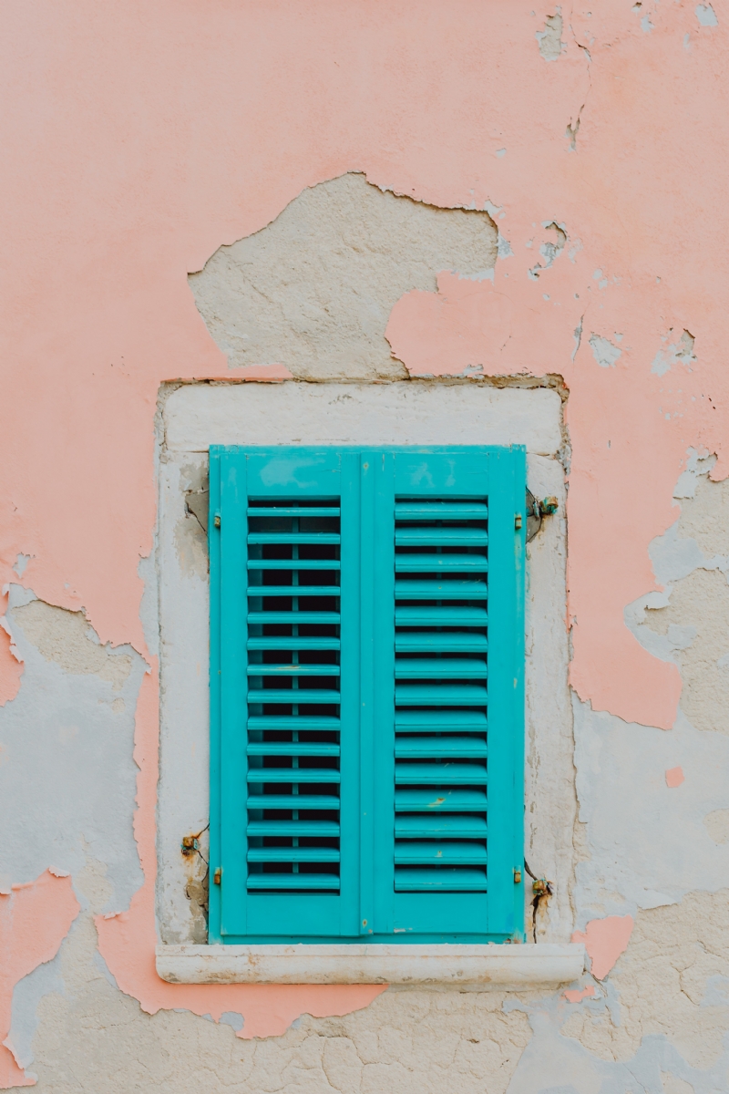 kaboompics_Window with turquoise shutters, Rovinj, Croatia.jpg 建筑参考,局部元素,外墙,