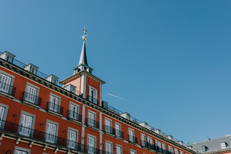 kaboompics_Plaza Mayor with statue of King Philips III in Madrid, Spain.jpg 建筑参考,公共建筑,政府,