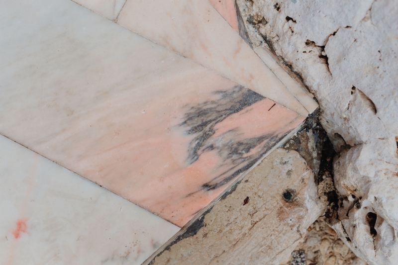 kaboompics_Pink marble floor on the terrace at the seaside, Rovinj, Croatia.jpg 方案配图,色彩意境,褐色,