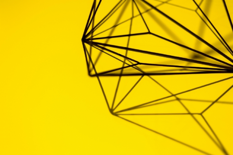 kaboompics_Geometric decoration on yellow background-2.jpg 方案配图,色彩意境,黄色,