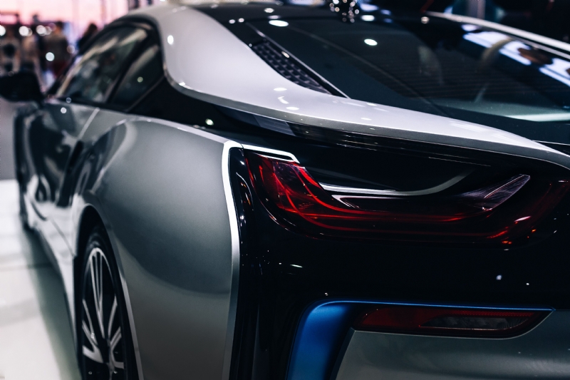 kaboompics_The rear lights of the car BMW i8.jpg 方案配图,色彩意境,黑色,