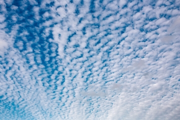 色彩意境 kaboompics_The vast blue sky and clouds sky.jpg