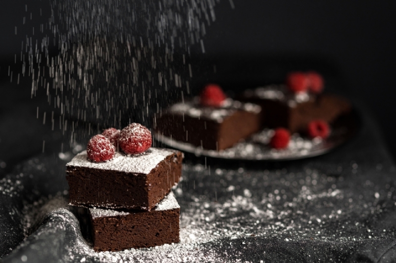 kaboompics_GLUTEN-FREE, RED BEAN BROWNIE WITH PEANUT BUTTER-2.jpg 方案配图,格调渲染,唯美梦幻,