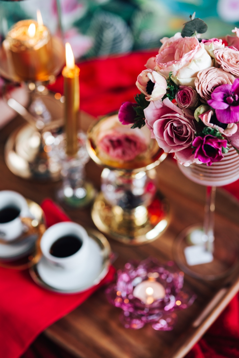 kaboompics_Valentine's Day Breakfast in Bed_ Coffee, flowers.jpg 方案配图,格调渲染,浪漫,