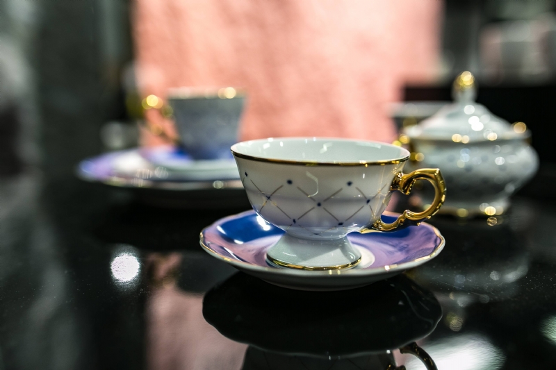 kaboompics_White and blue teacups with saucers.jpg 方案配图,格调渲染,奢华,