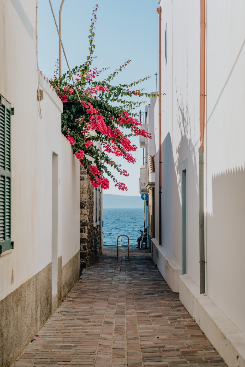 kaboompics_Calasetta a small town located on the island of Sant'Antioco, off the Southwestern coast of Sardinia, Italy.jpg 参考素材,灯光参考,过道,