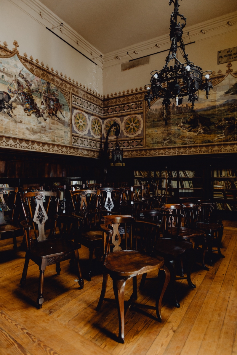 kaboompics_Casa do Alentejo, the vintage chairs, Lisbon, Portugal.jpg 建筑参考,局部元素,室内装饰,