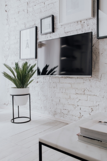 室内装饰 kaboompics_Living Room With Scandi Interior Design, Un'common Marble Table.jpg