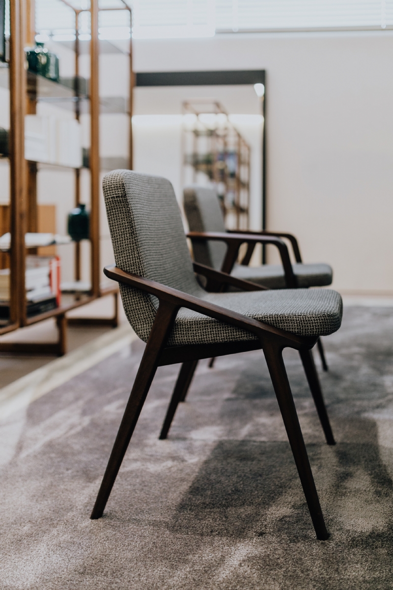 kaboompics_Chairs in living room.jpg 软装单品,座具,餐椅,