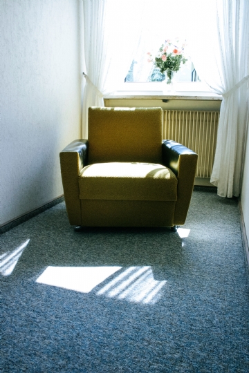 功能 apartment-carpet-chair-105004.jpg